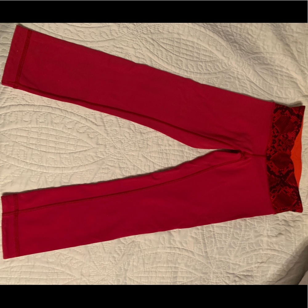 Lululemon wonder under crops